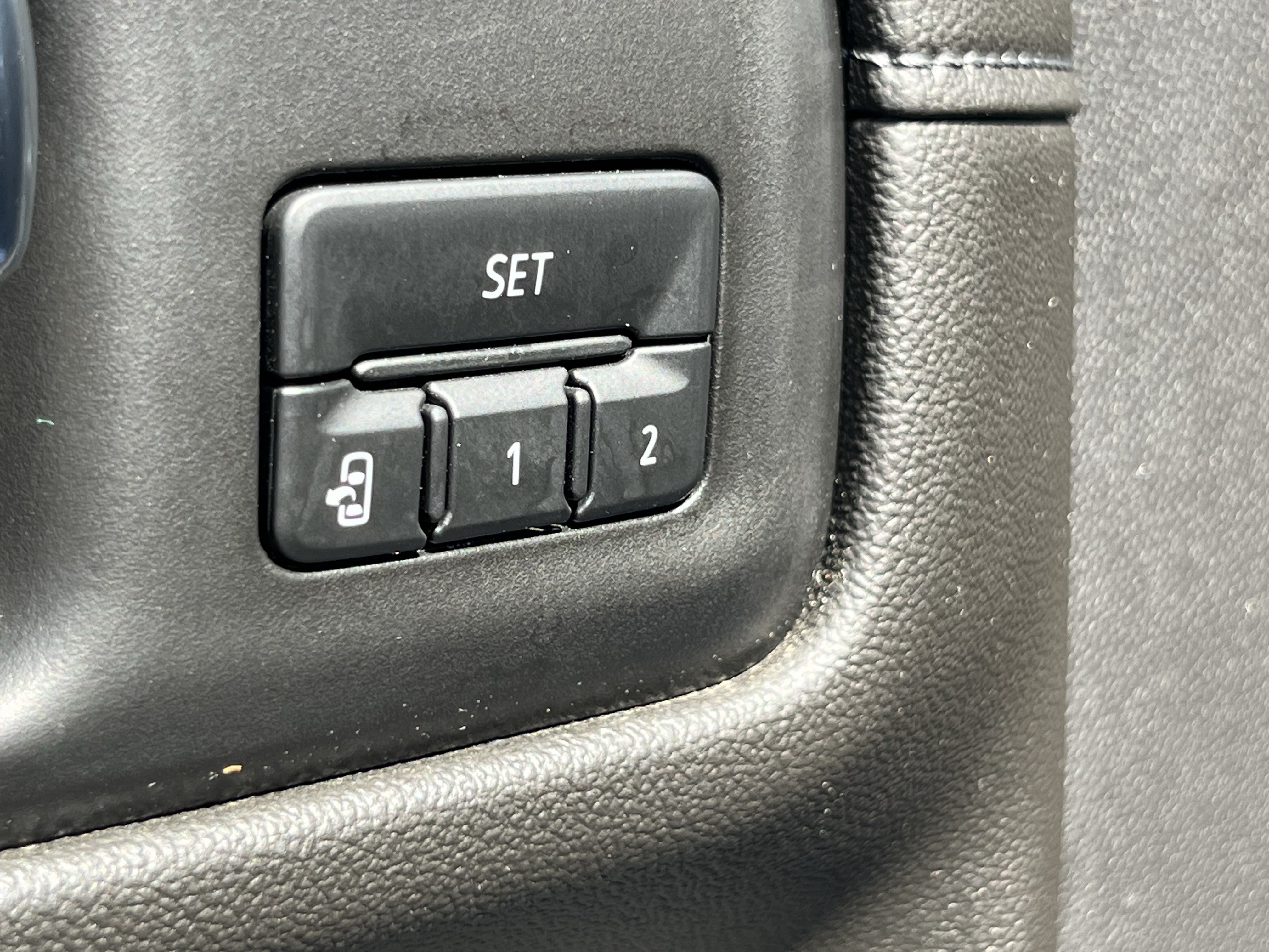 Used 2021 GMC Sierra 1500 SLT AWD/4WD image 23