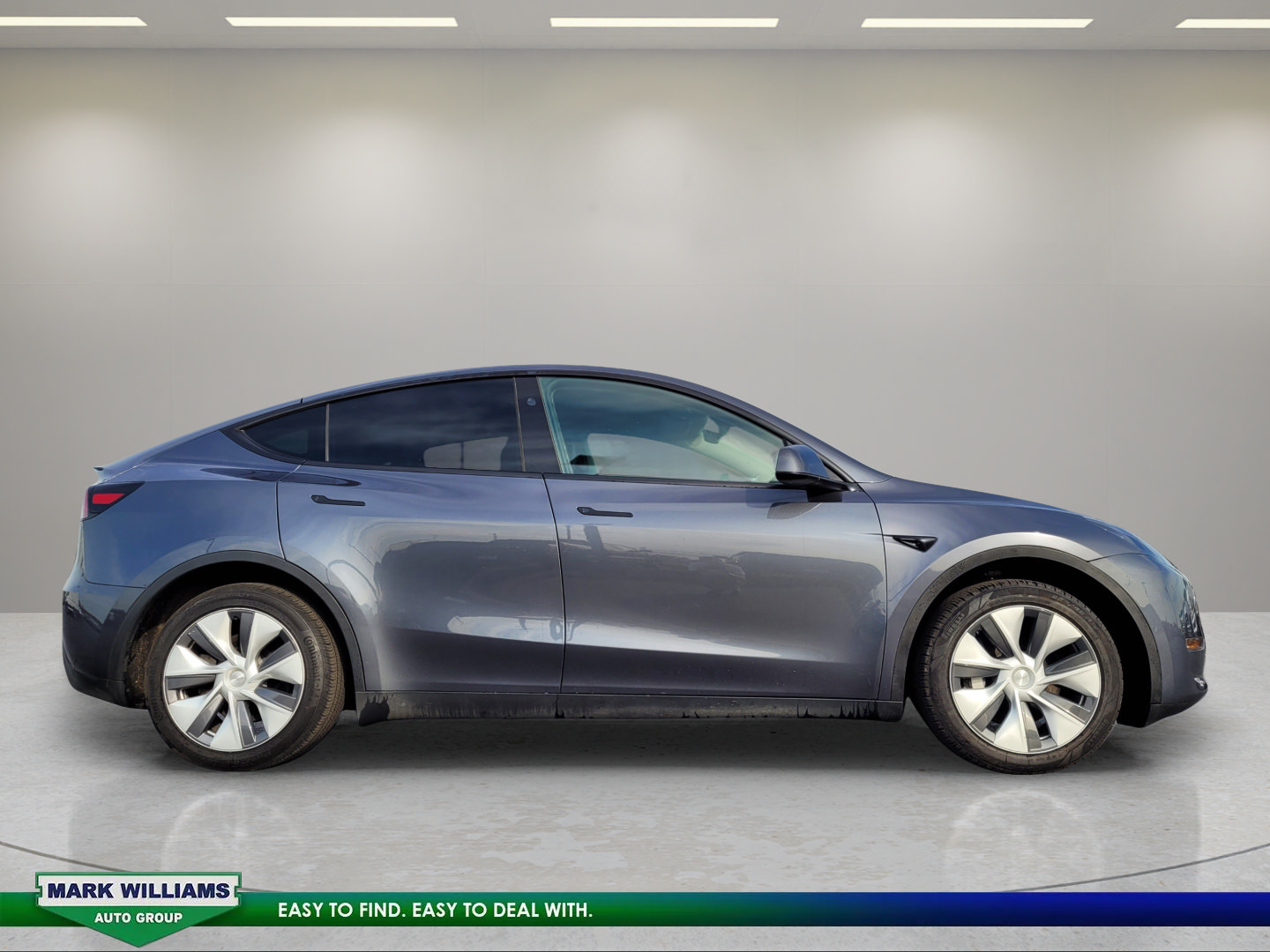 Used 2023 Tesla Model Y Long Range AWD/4WD image 2