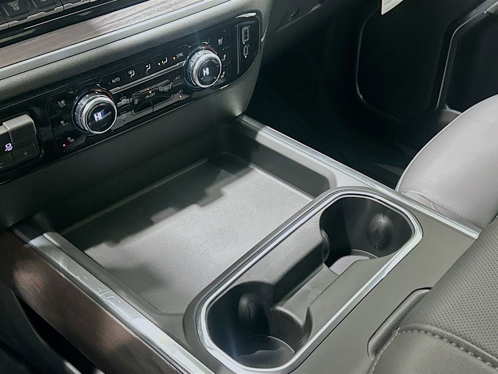 New 2026 GMC Sierra 3500 SLT w/ SLT Convenience Package image 17