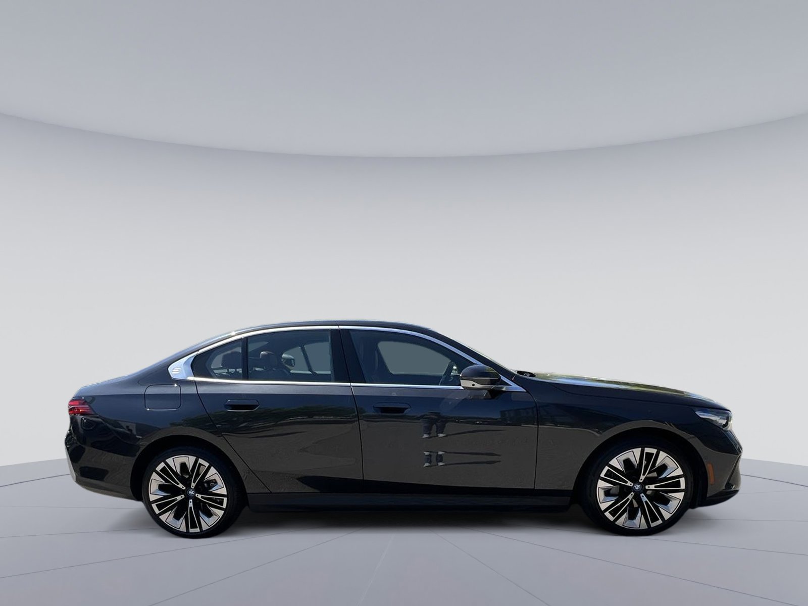 Used 2025 BMW i5 xDrive40 w/ Premium Package AWD/4WD image 10