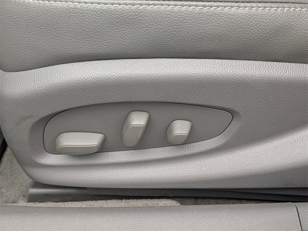 Used 2017 Chevrolet Impala LT w/ Leather Package image 18