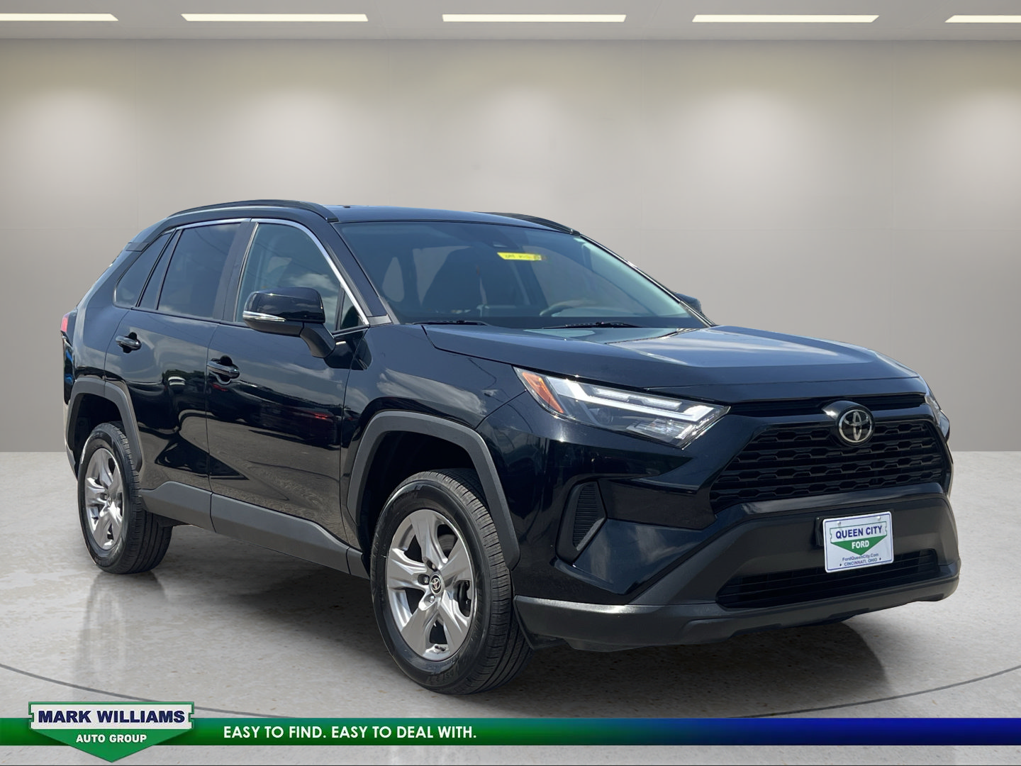 Used 2024 Toyota RAV4 XLE FWD image 1