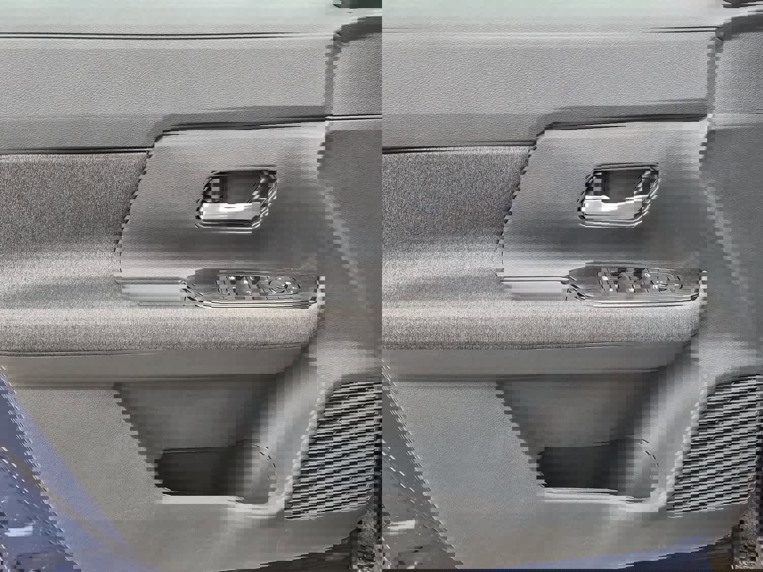 New 2026 Nissan Kicks SV FWD image 8