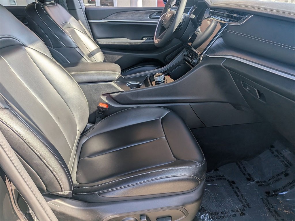 Used 2024 Jeep Grand Cherokee Limited image 34