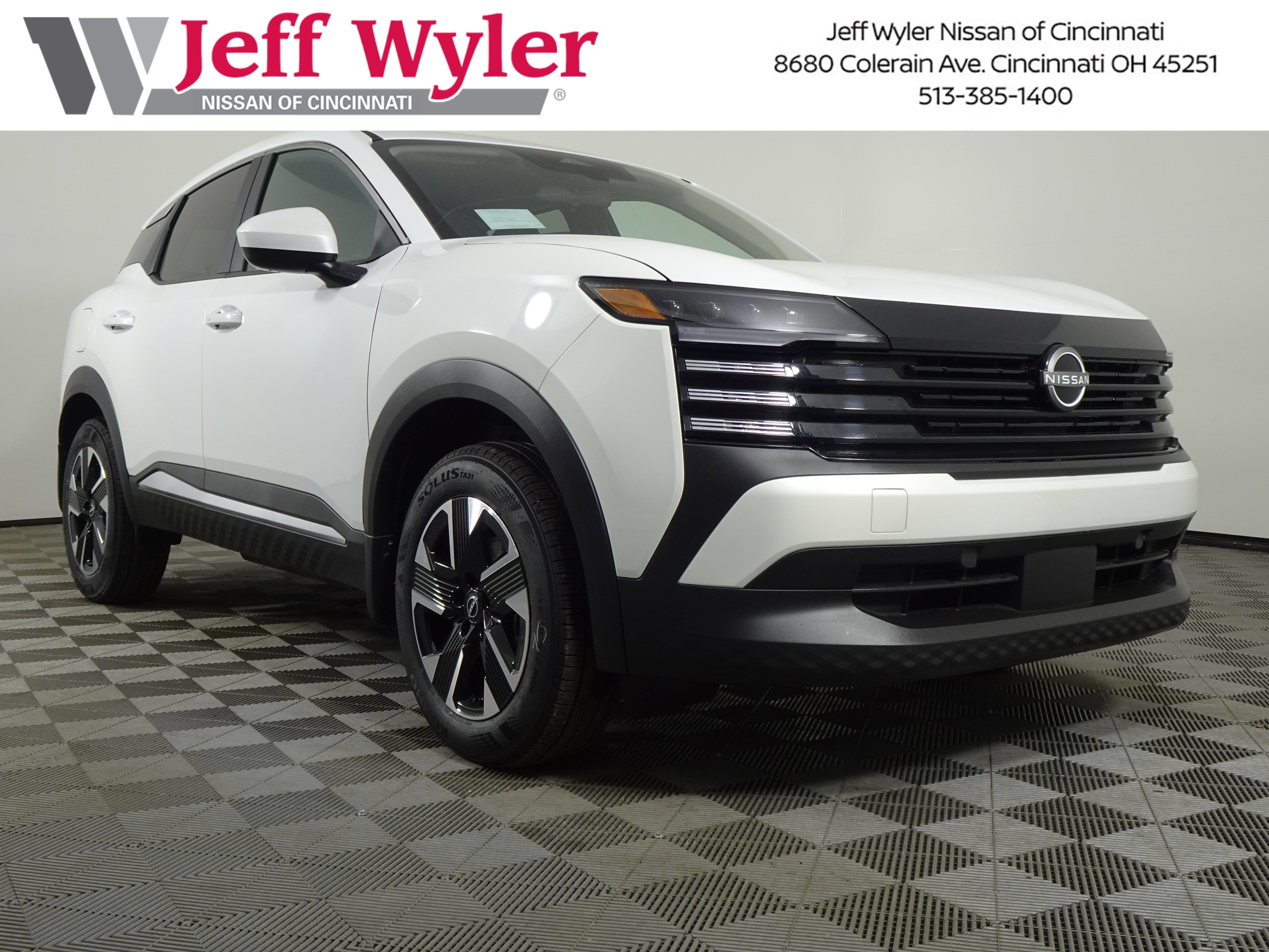 New 2025 Nissan Kicks SV