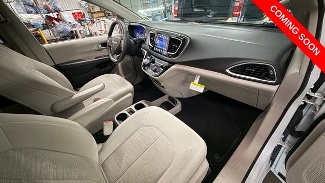 Used 2018 Chrysler Pacifica Touring Plus image 20
