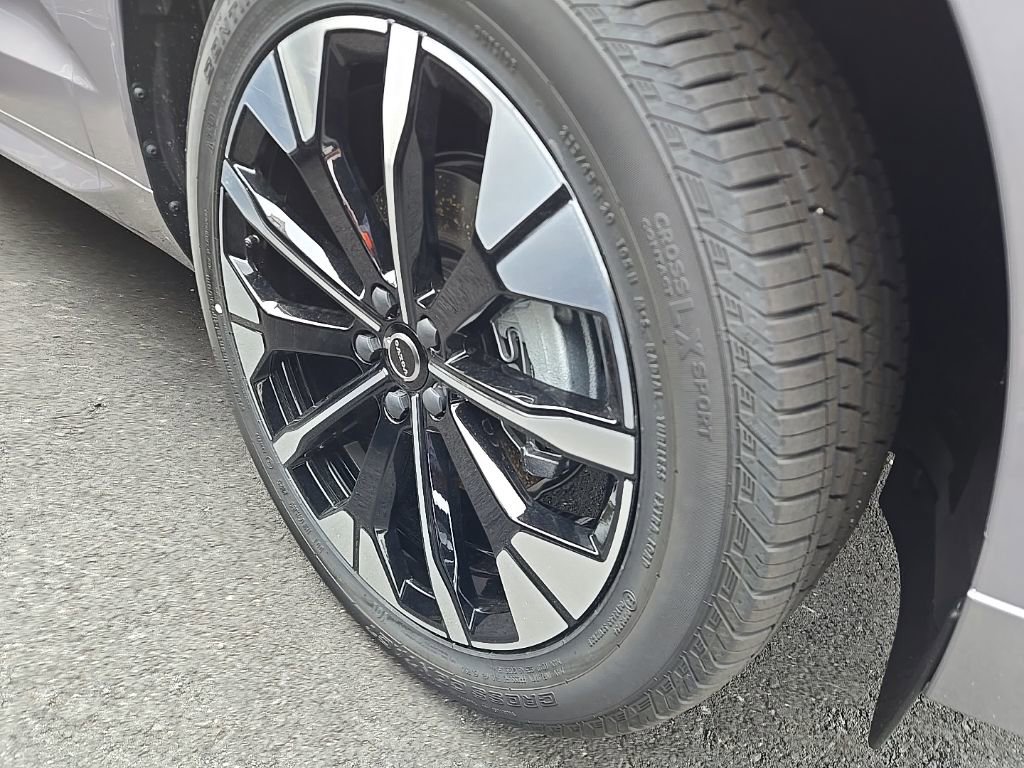 New 2026 Volvo XC60 B5 Plus w/ Protection Package Premier image 3