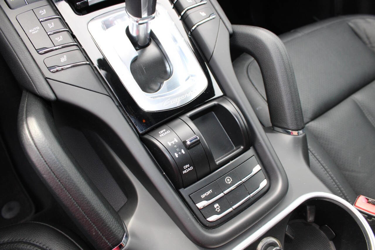 Used 2014 Porsche Cayenne image 18