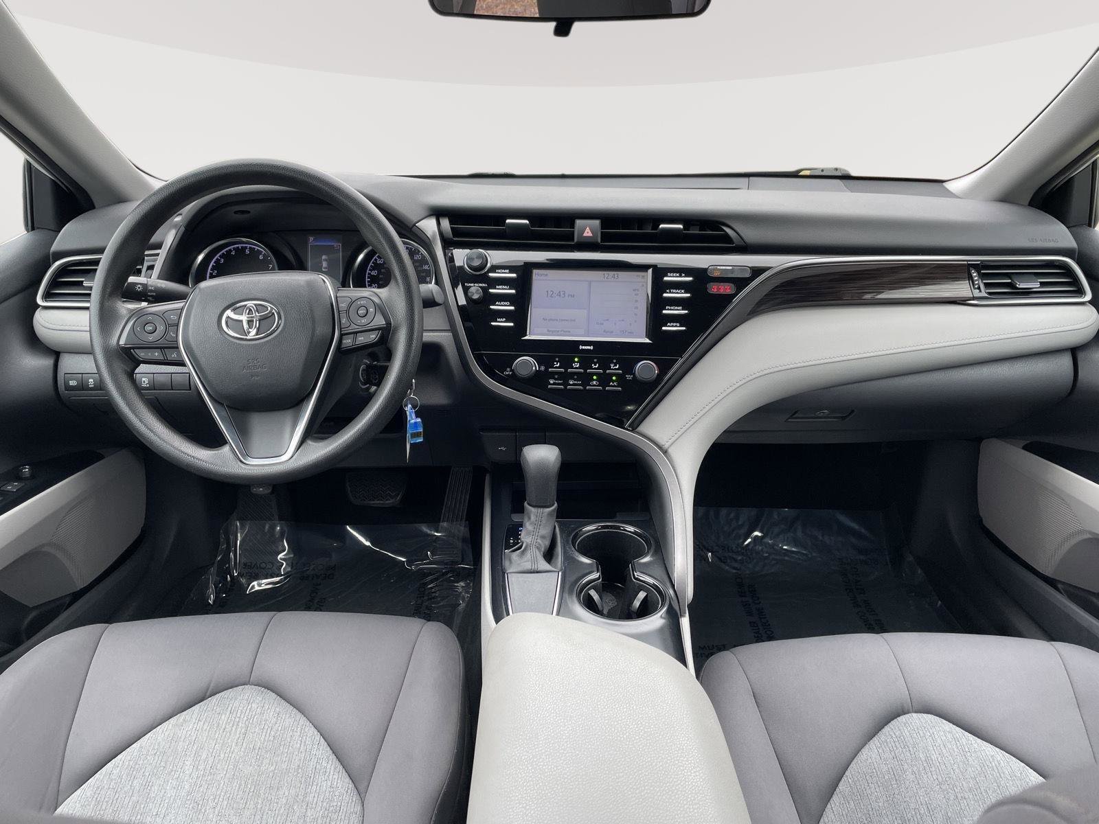 Used 2020 Toyota Camry LE image 16