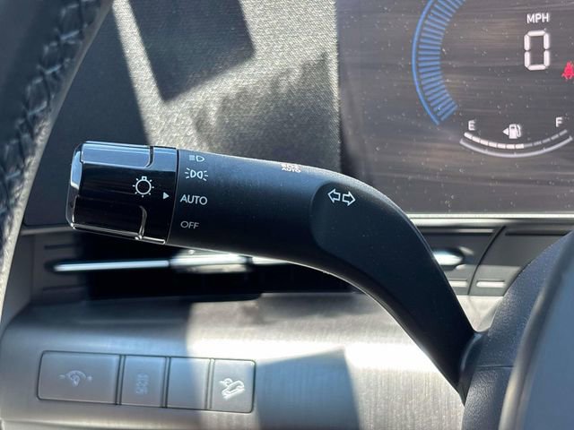 Certified 2025 Hyundai Kona SEL AWD/4WD image 29