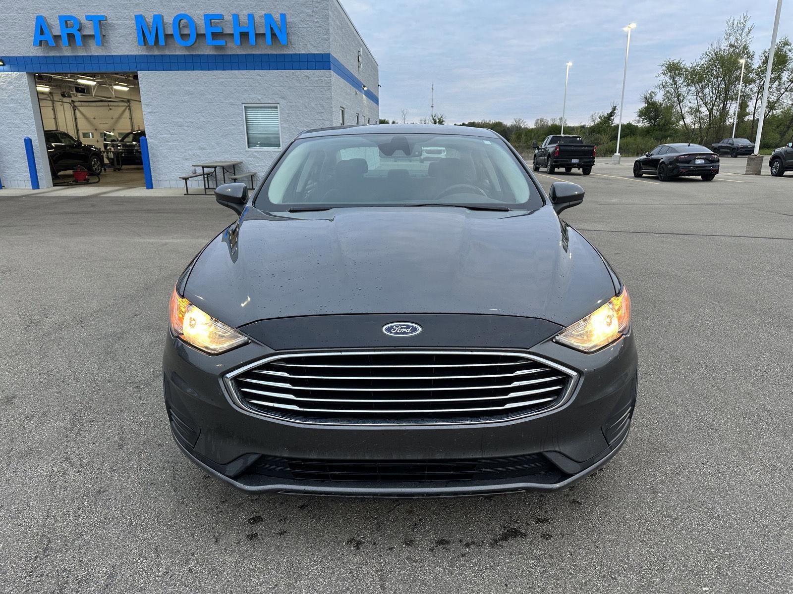 Used 2020 Ford Fusion SE FWD image 12