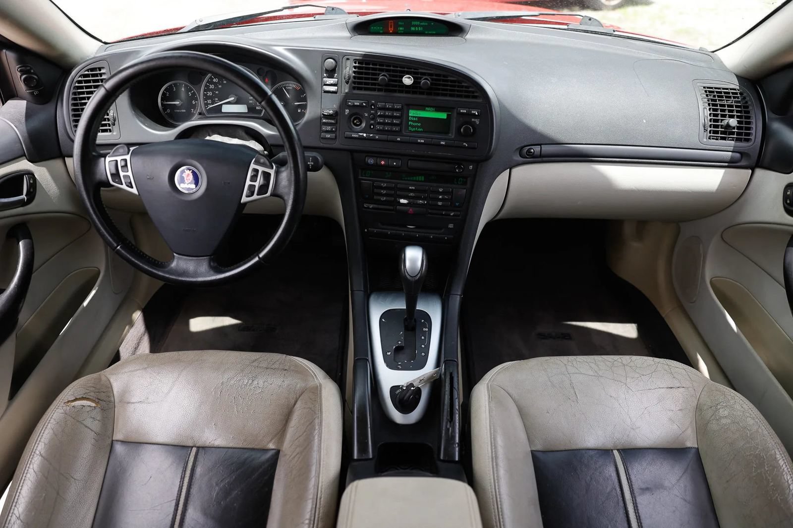 Used 2004 Saab 9-3 Aero FWD image 2