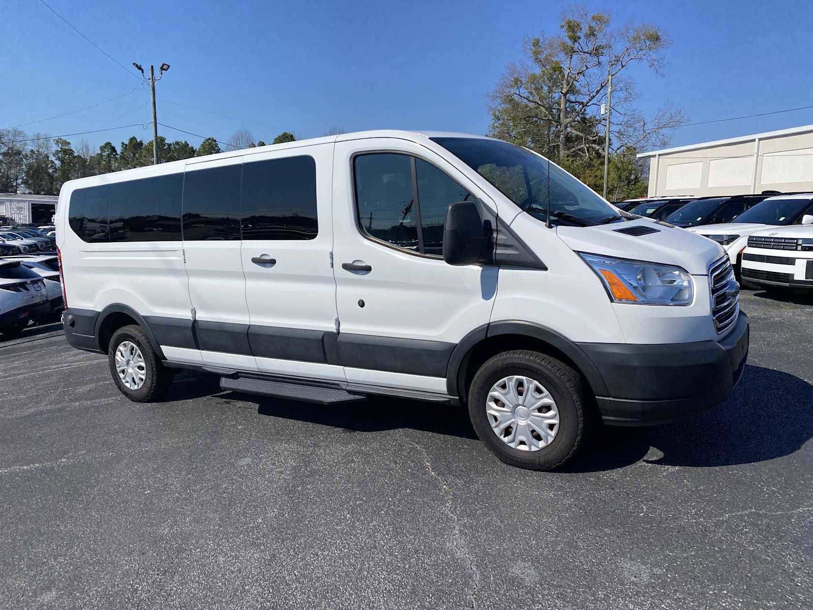 Used 2019 Ford Transit 350 XLT image 2