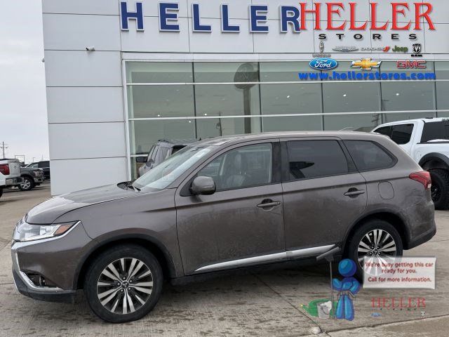 Used 2019 Mitsubishi Outlander SE image 1
