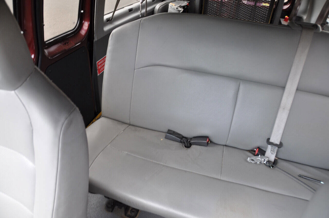 Used 2010 Ford E-350 and Econoline 350 XL image 25