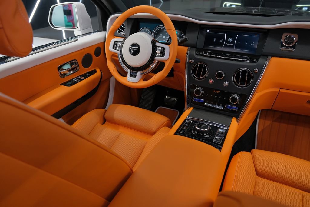 Used 2024 Rolls-Royce Cullinan AWD/4WD image 70