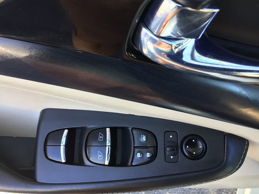 Used 2023 Nissan Maxima Platinum w/ Sport Mat Group image 6