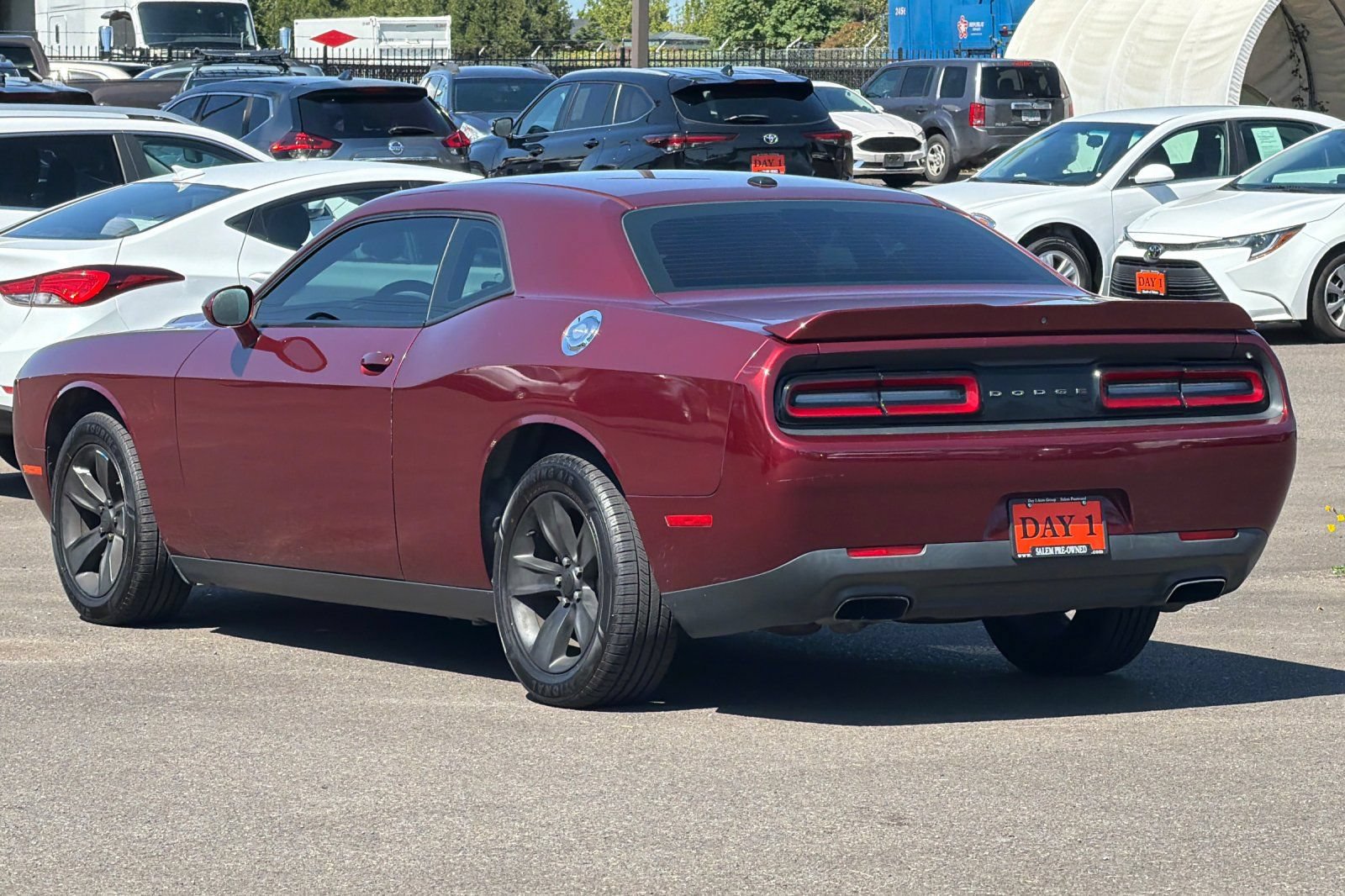 Used 2018 Dodge Challenger SXT RWD image 8