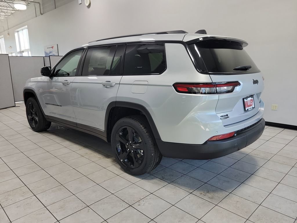 New 2025 Jeep Grand Cherokee L Limited w/ Black Appearance Package image 4