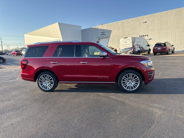 Used 2022 Ford Expedition Platinum image 4