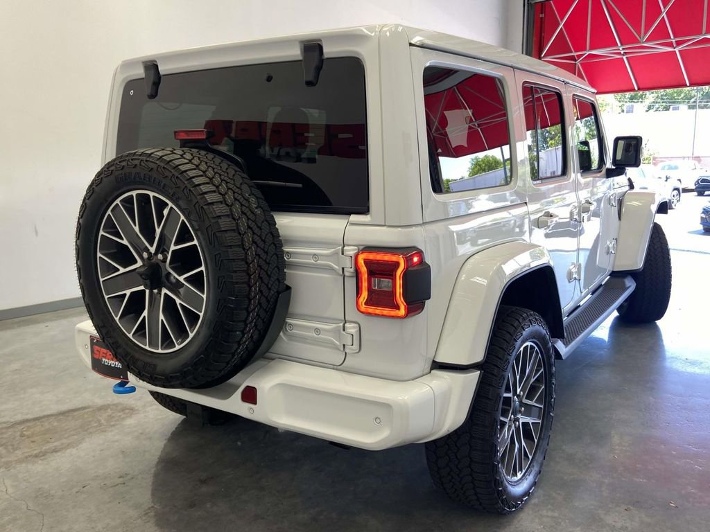 Used 2024 Jeep Wrangler High Altitude AWD/4WD image 3