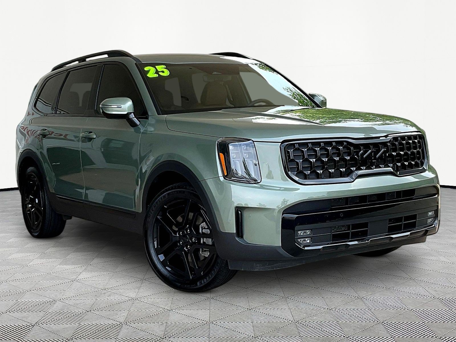 Used 2025 Kia Telluride SX Prestige X-Line AWD/4WD image 3