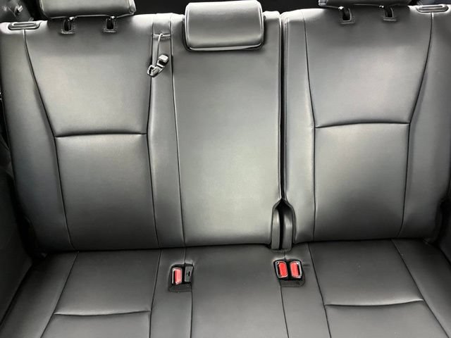 Used 2025 Toyota Highlander XLE FWD image 14