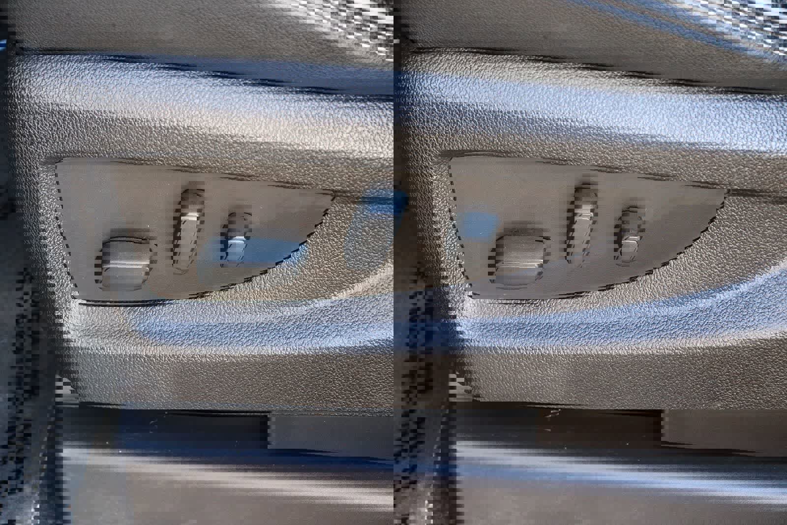 Used 2017 Chevrolet Silverado 1500 High Country image 22