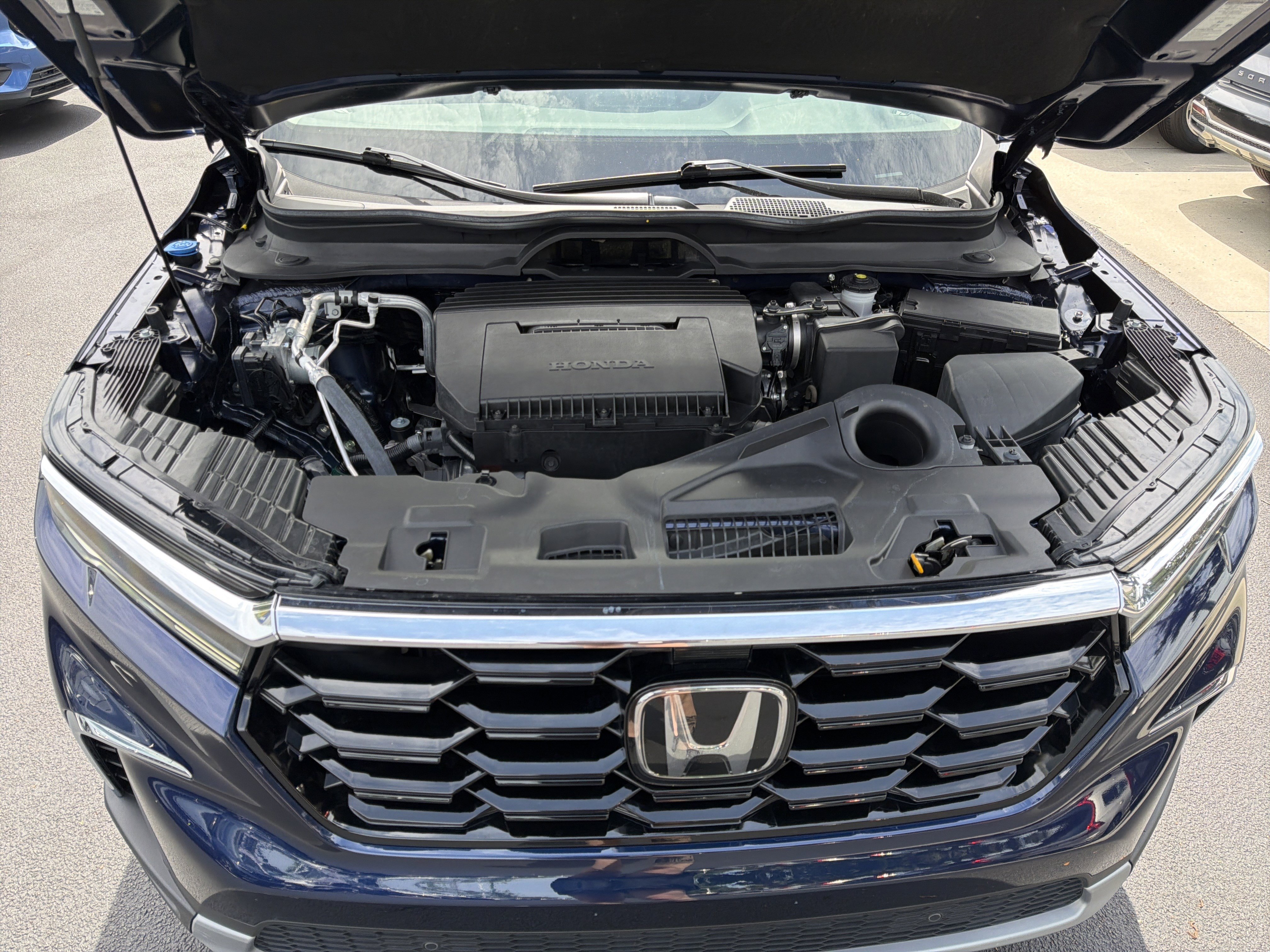Used 2025 Honda Pilot Touring image 36