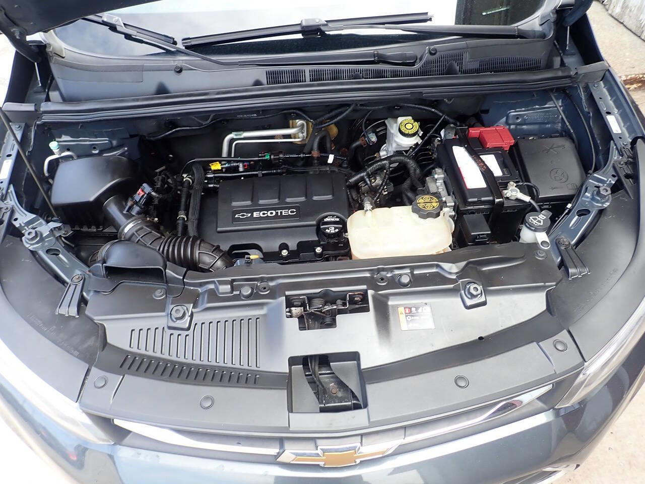 Used 2017 Chevrolet Trax LT w/ LT Convenience Package image 37