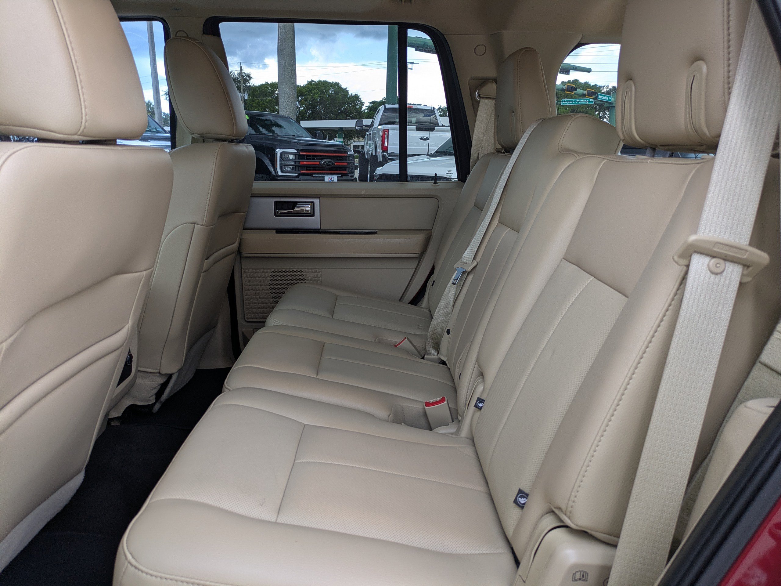 Used 2015 Ford Expedition Limited w/ Equipment Group 301A RWD image 16