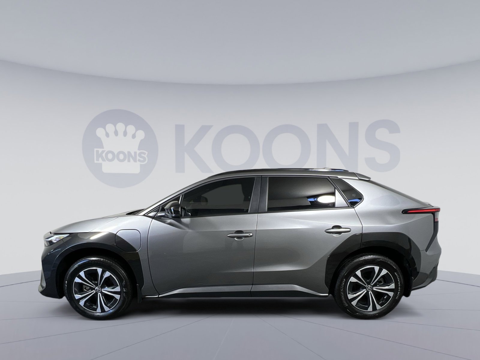 Used 2024 Toyota bZ4X XLE AWD/4WD image 7