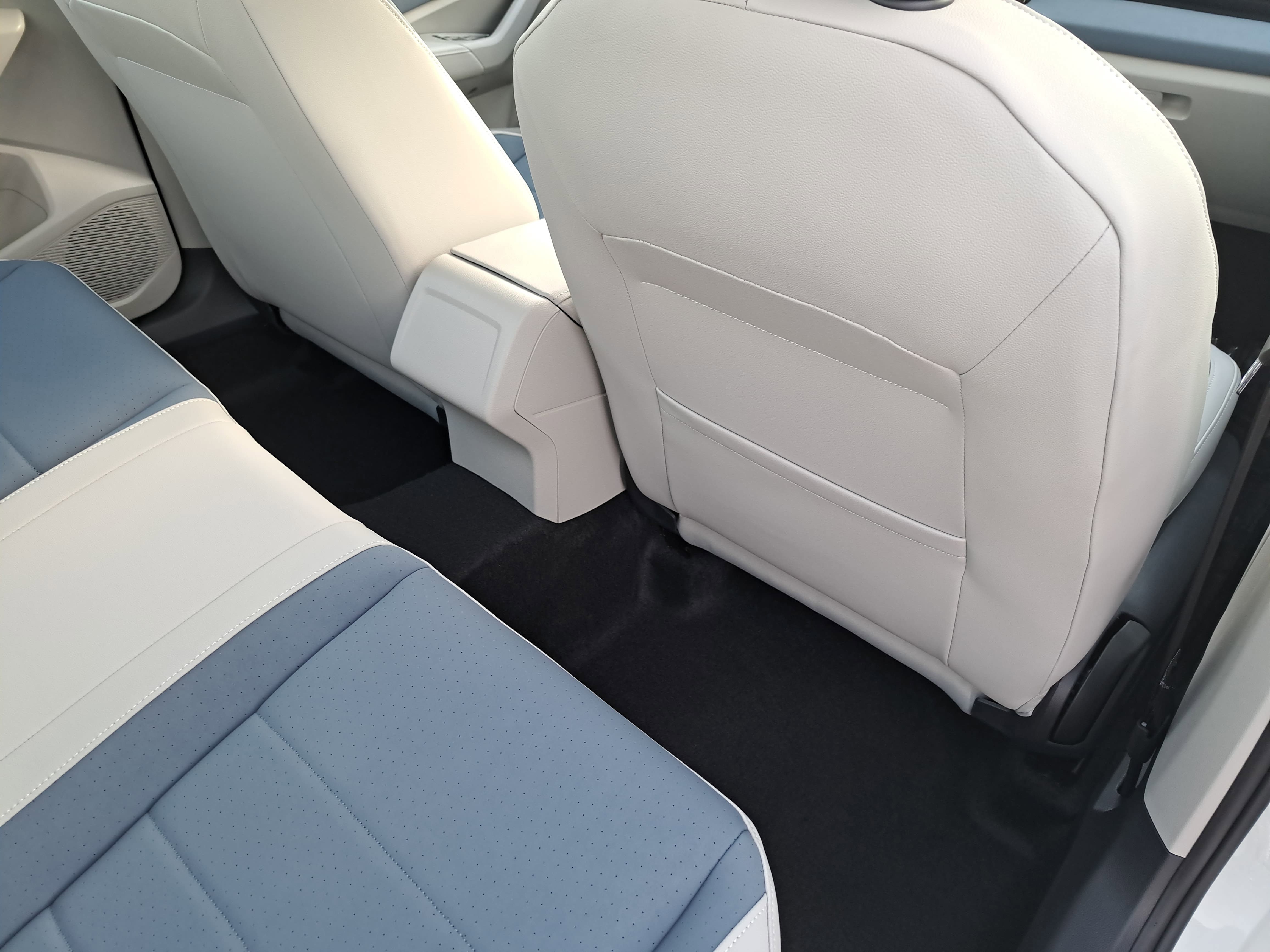 New 2026 Volkswagen Jetta SE FWD image 11