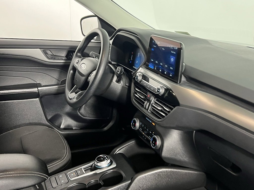 Used 2025 Ford Escape Active image 40