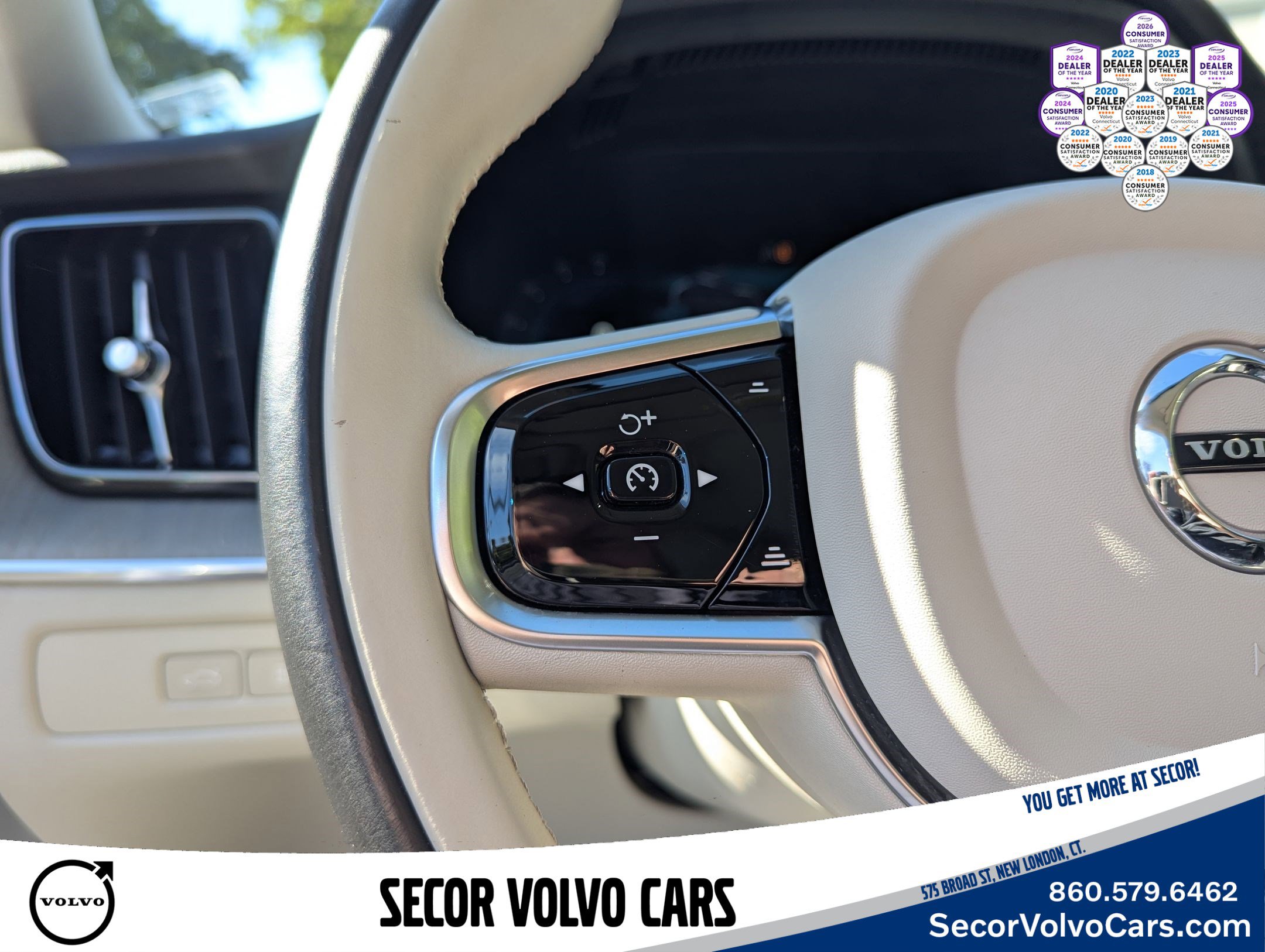 Certified 2024 Volvo XC60 T8 Plus w/ Protection Package Premier image 11