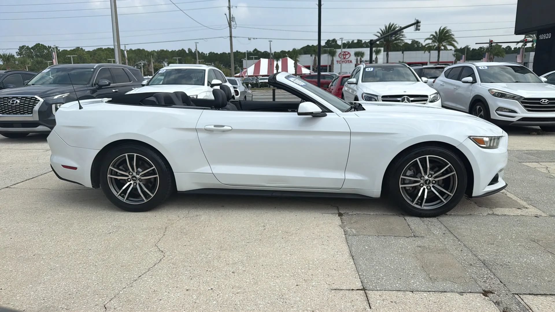Used 2017 Ford Mustang Premium RWD image 14
