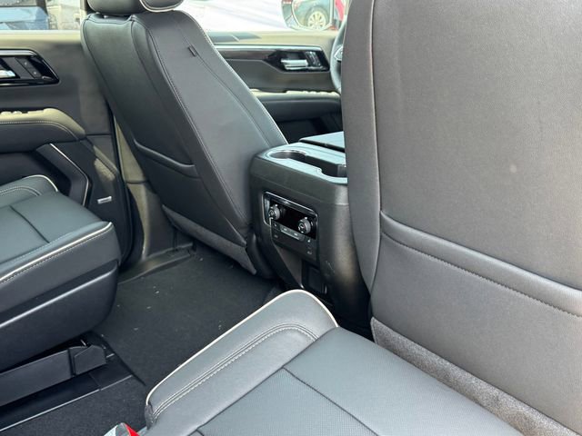 New 2025 Chevrolet Suburban Premier image 10