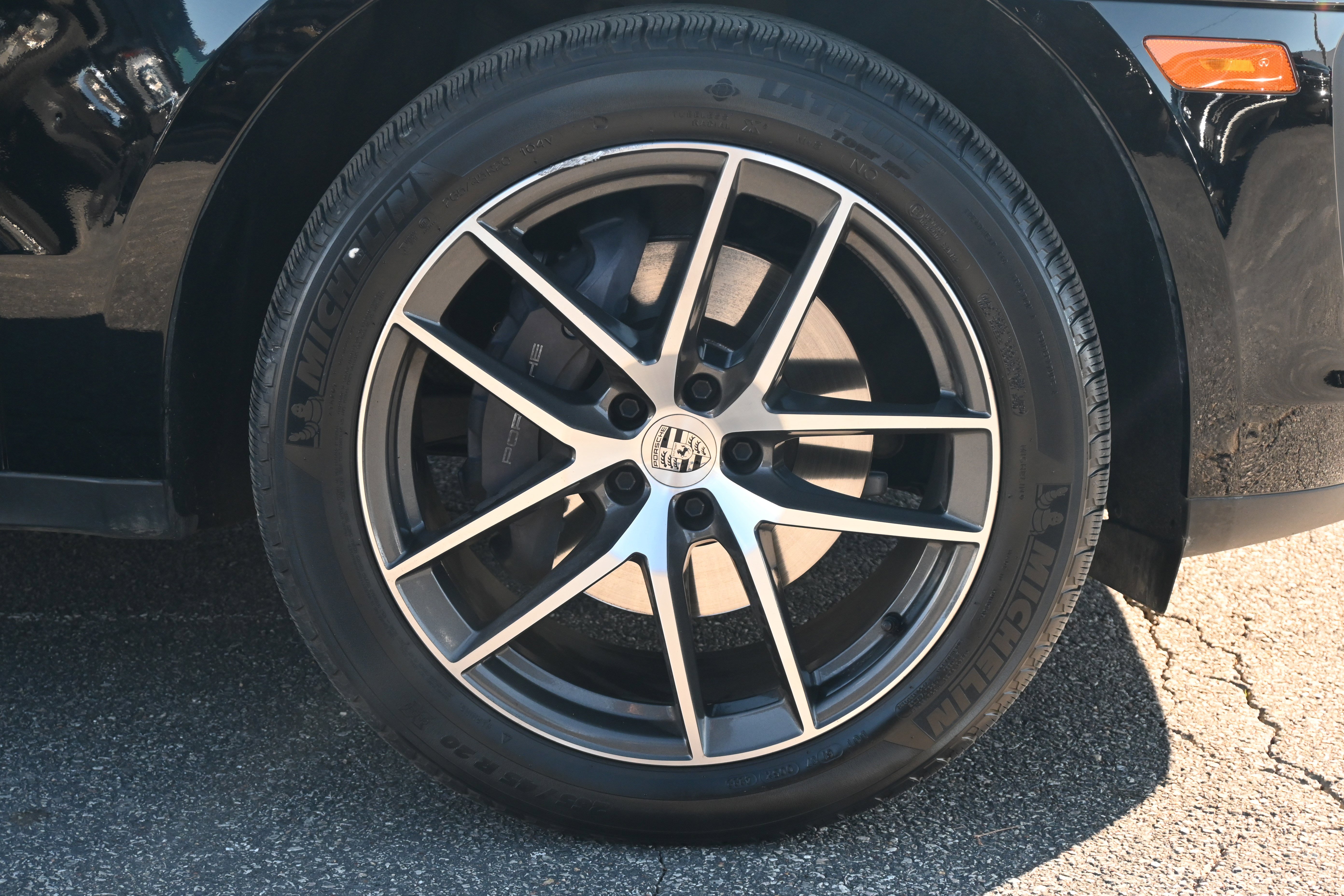 Used 2023 Porsche Macan image 14