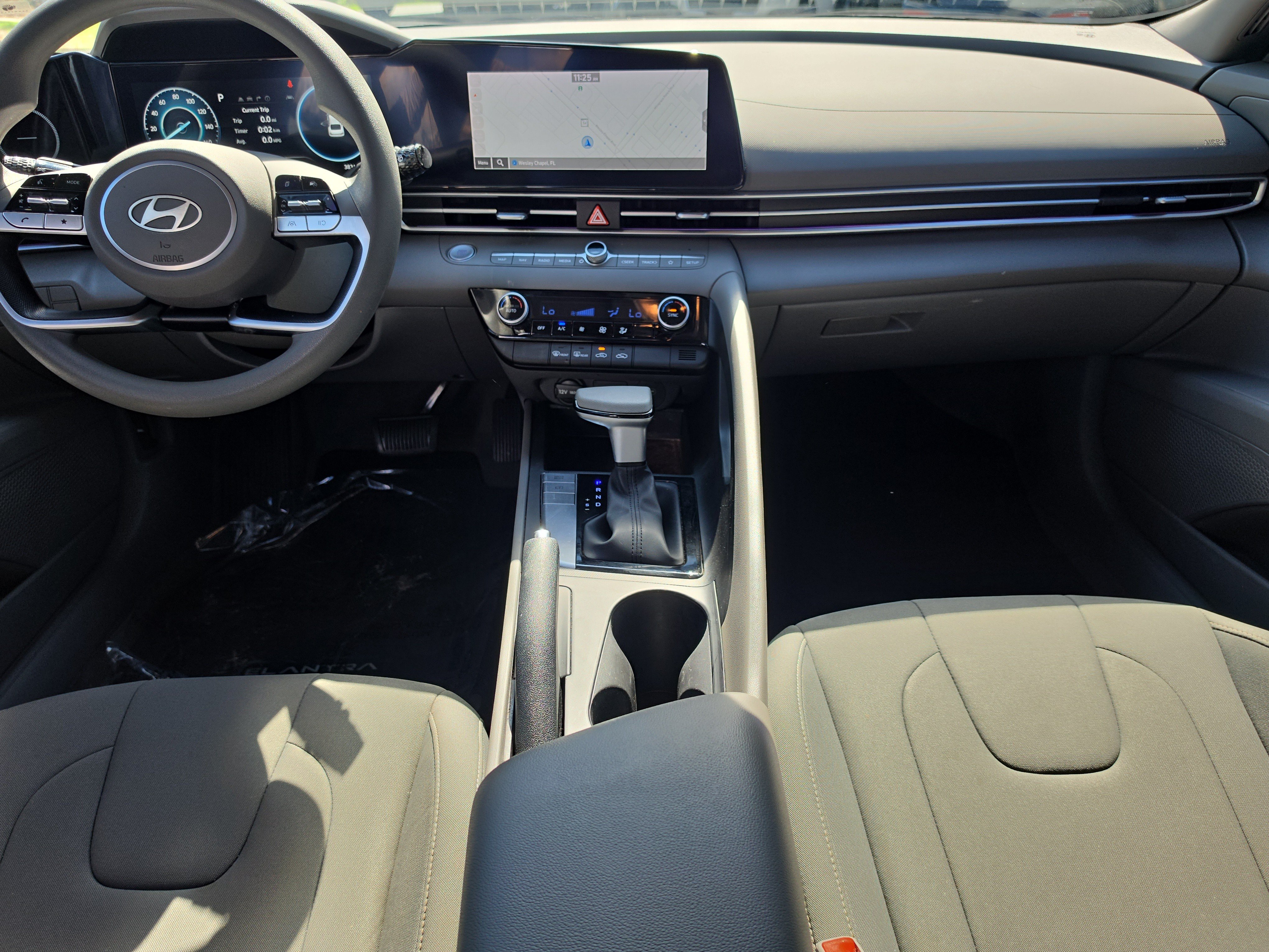 Used 2024 Hyundai Elantra SEL FWD image 13