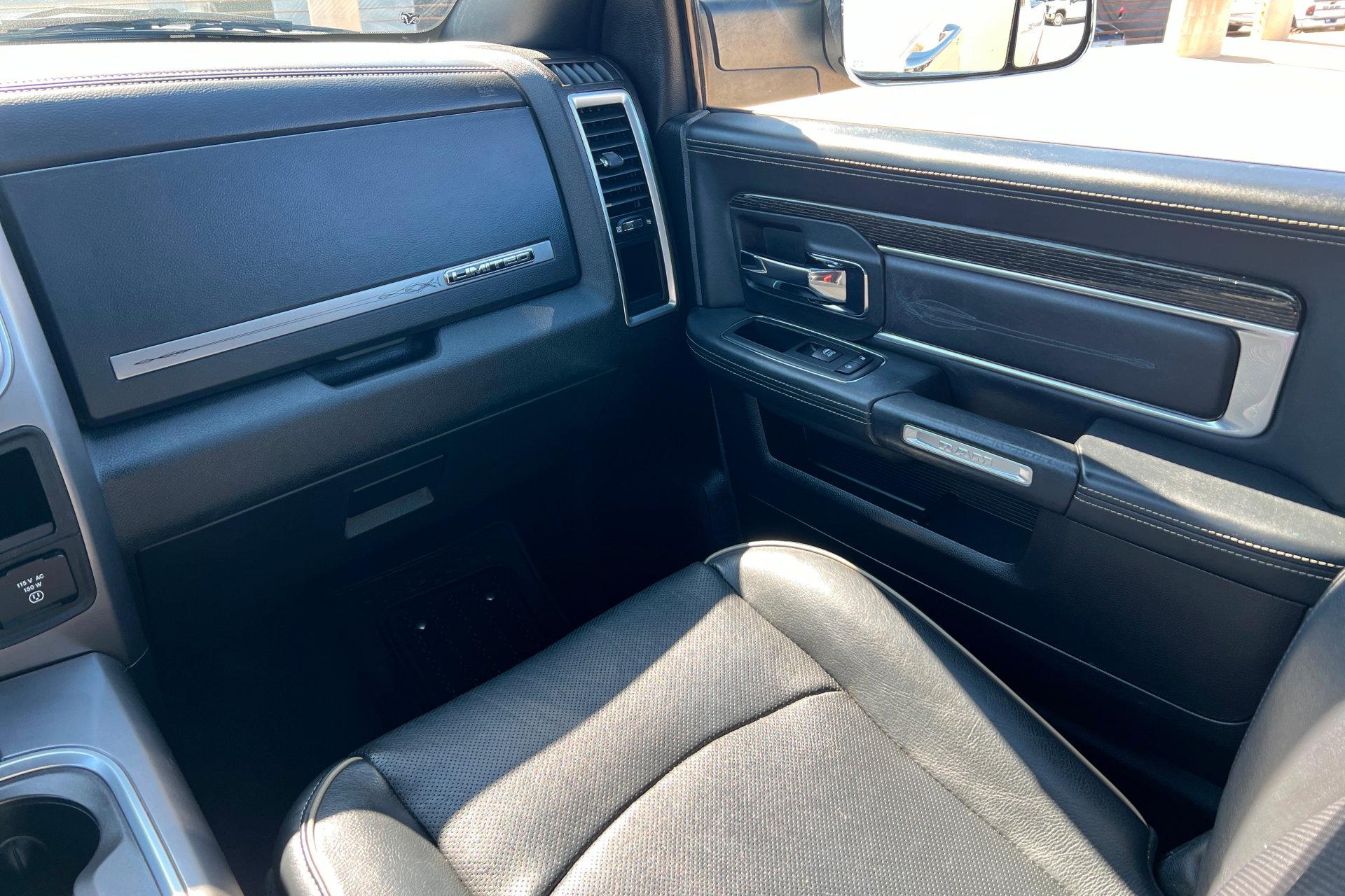 Used 2017 RAM 2500 Limited image 11