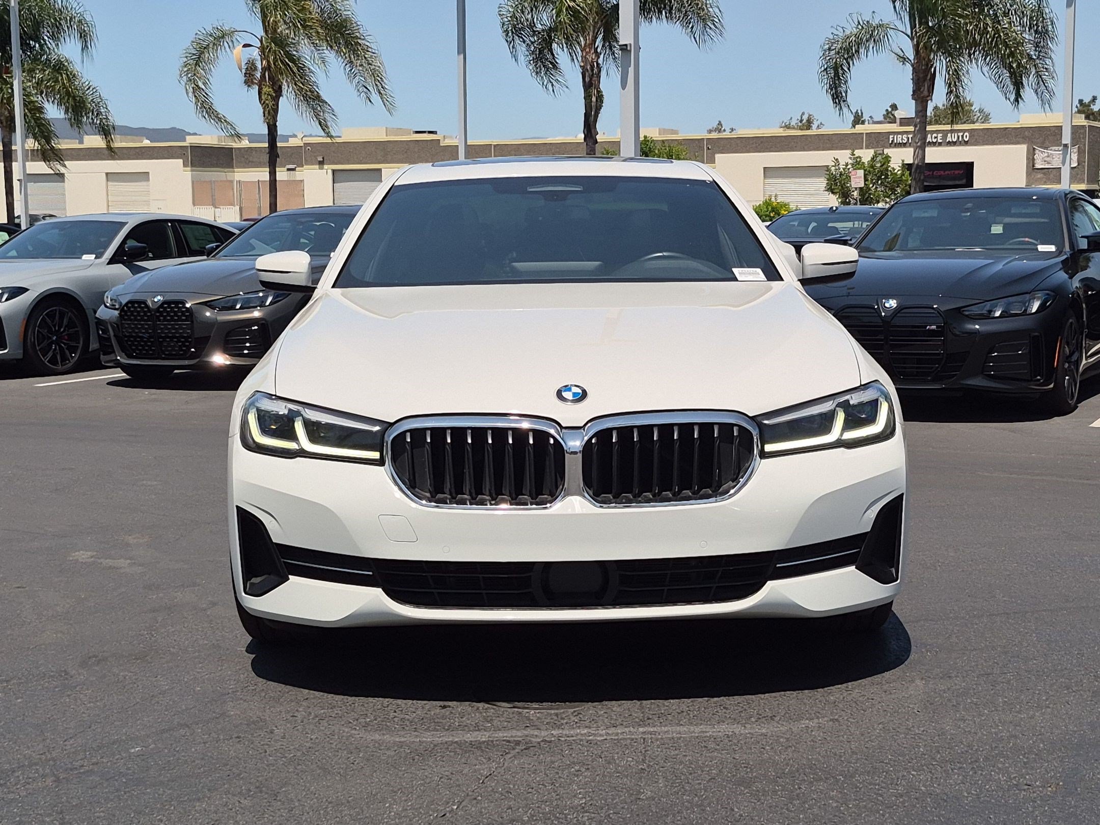 Used 2022 BMW 530i xDrive AWD/4WD image 3