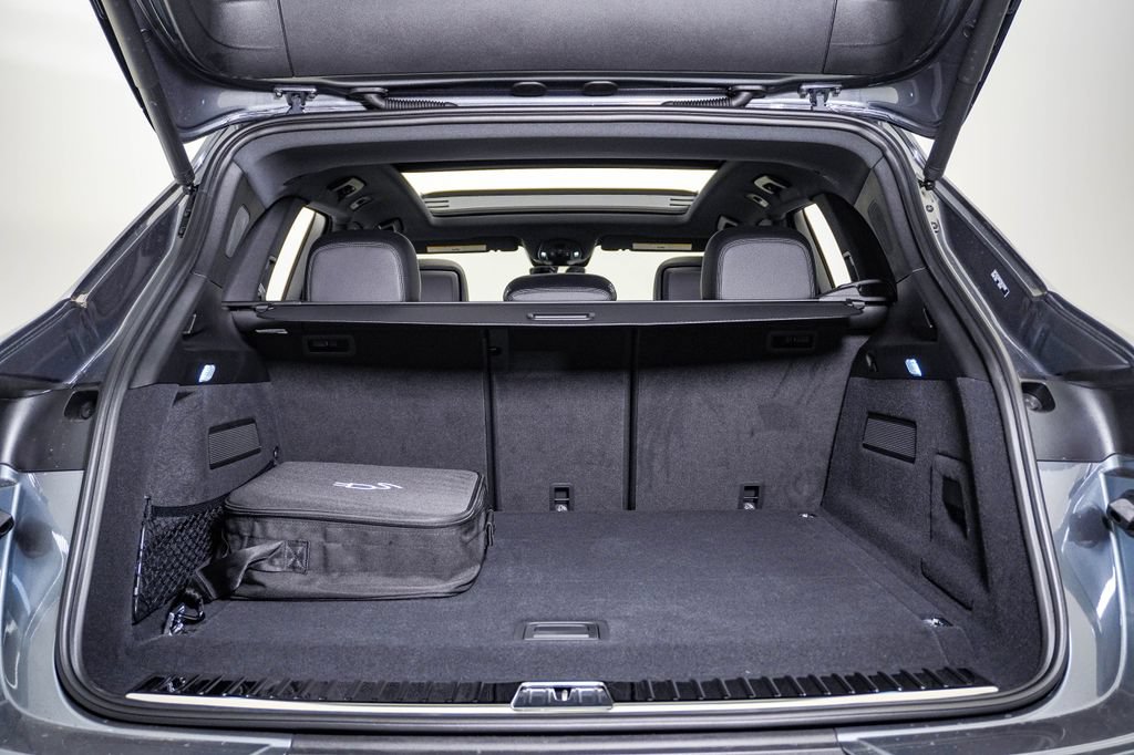 New 2026 Porsche Cayenne E-Hybrid AWD/4WD image 28