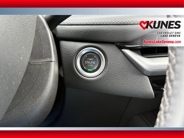 Used 2025 Cadillac XT4 Premium Luxury image 42