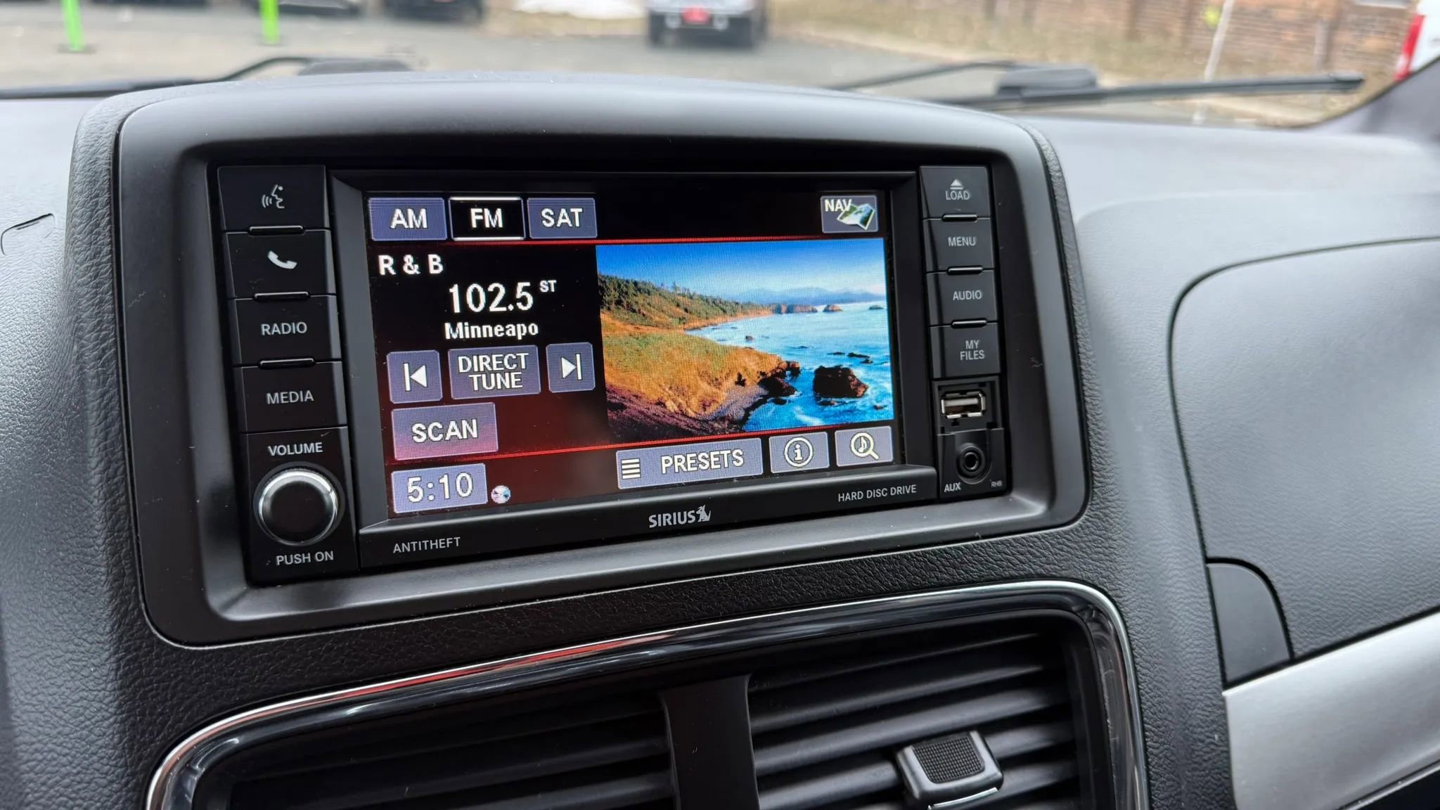 Used 2017 Dodge Grand Caravan GT image 21