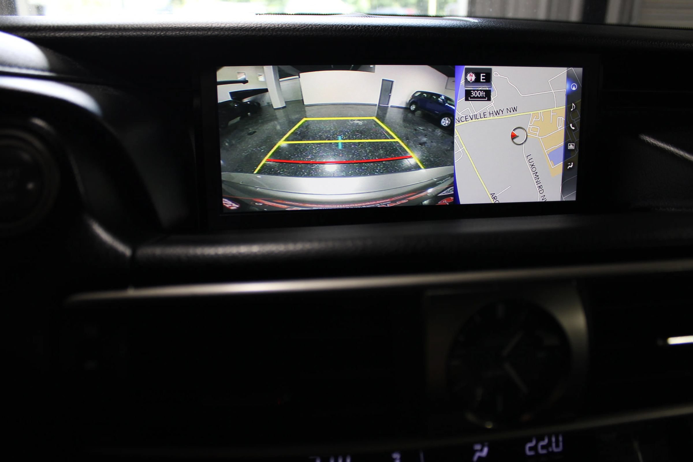 Used 2017 Lexus IS 350 AWD image 17