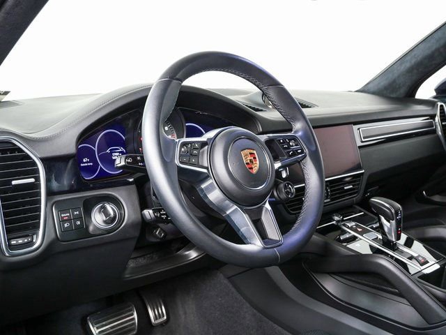 Certified 2023 Porsche Cayenne GTS image 4