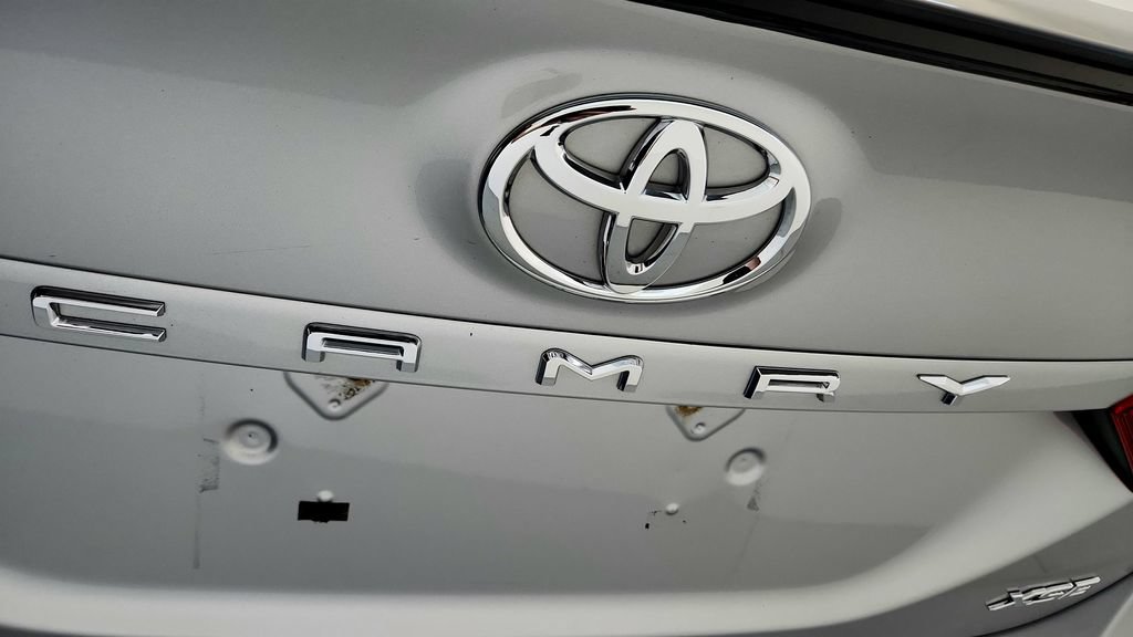 Used 2019 Toyota Camry XSE w/ Navigation Package FWD image 13