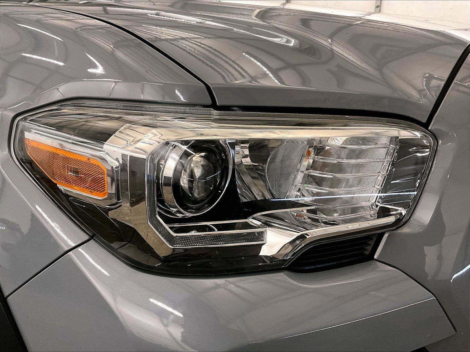 Used 2020 Toyota Tacoma TRD Off-Road AWD/4WD image 28