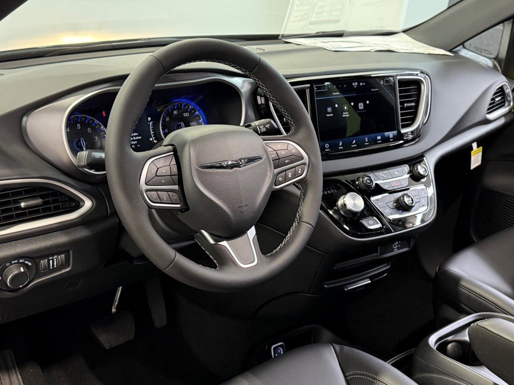 New 2026 Chrysler Voyager LX image 16