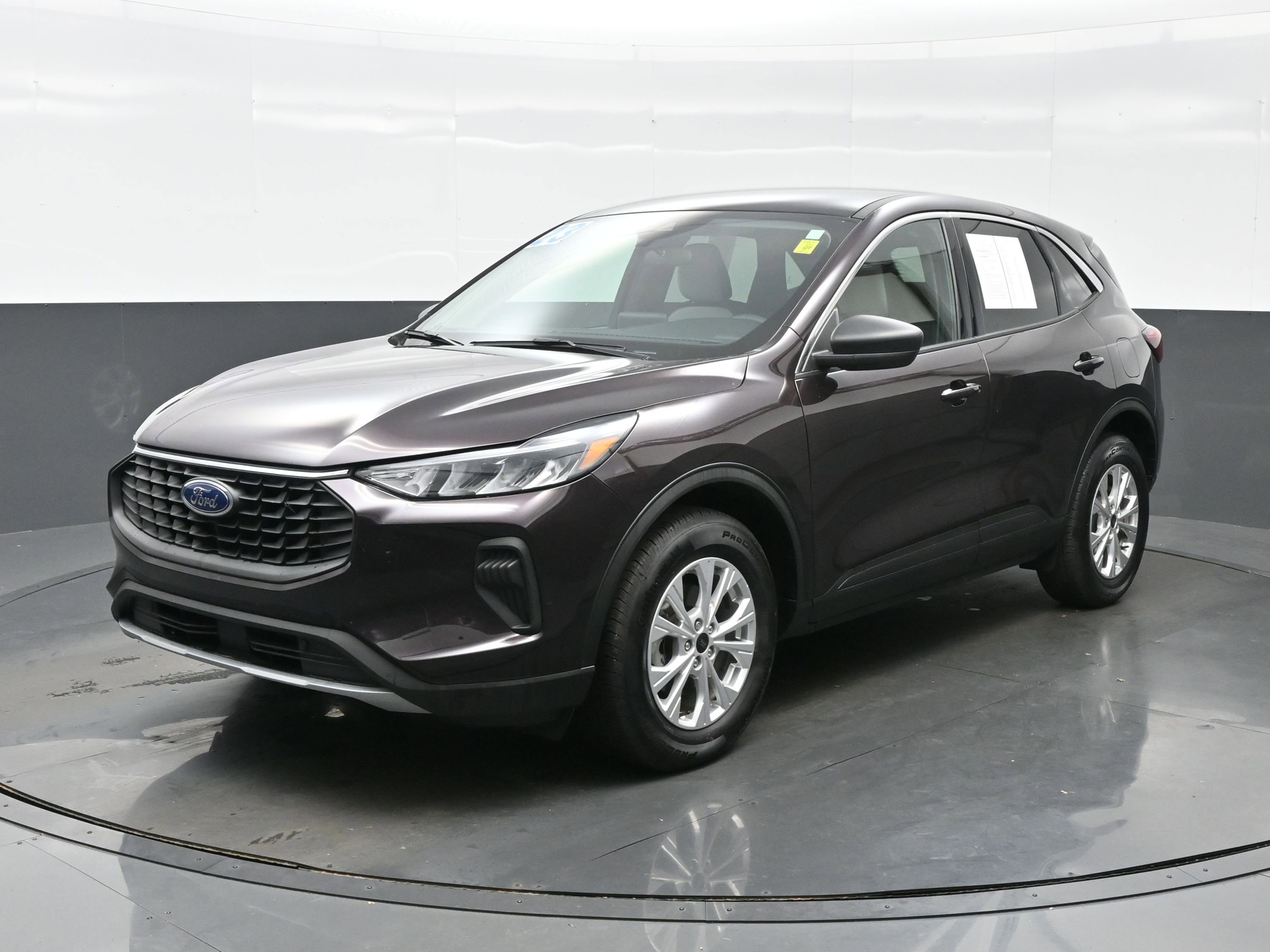 Used 2023 Ford Escape Active image 2